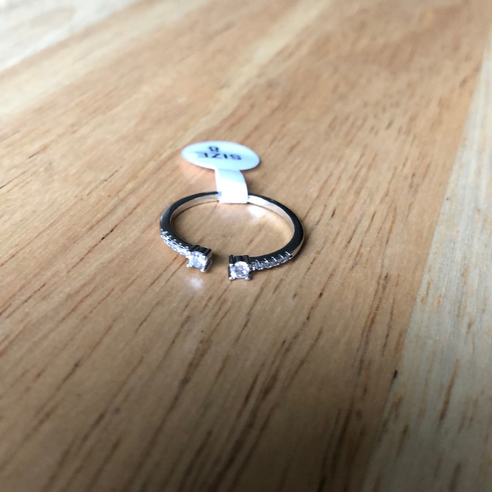 🌟Just In!🌟 Fragrant Jewels Ring size 8